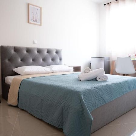 Anesis Airport Rooms 102 コロピオン エクステリア 写真